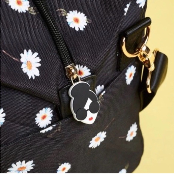 Alice + Olivia Daisy Print Weekender Tote Black Canvas Travel Bag Floral - Picture 4 of 8